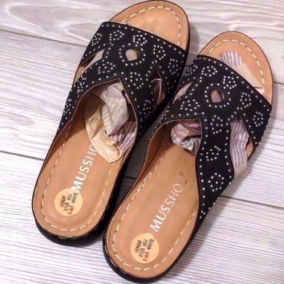 (22-2930)โ ๐ฅ3/$20๐ฅ MUSSHOE womens Wedge SZ 7 - Picture 12 of 12